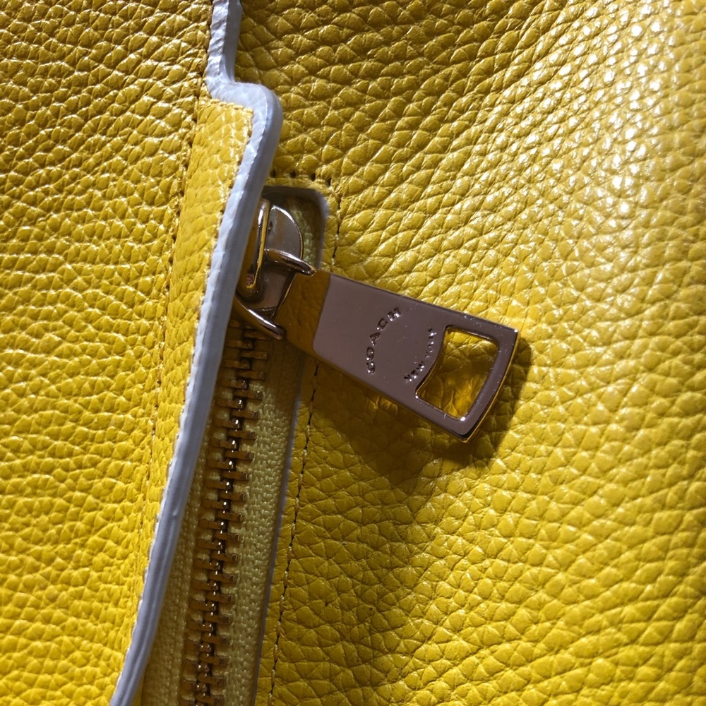 Authentic Coach Handbag - Picture 6 of 8